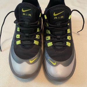 Nike Air Max big kid size 6.5 Y - gently used